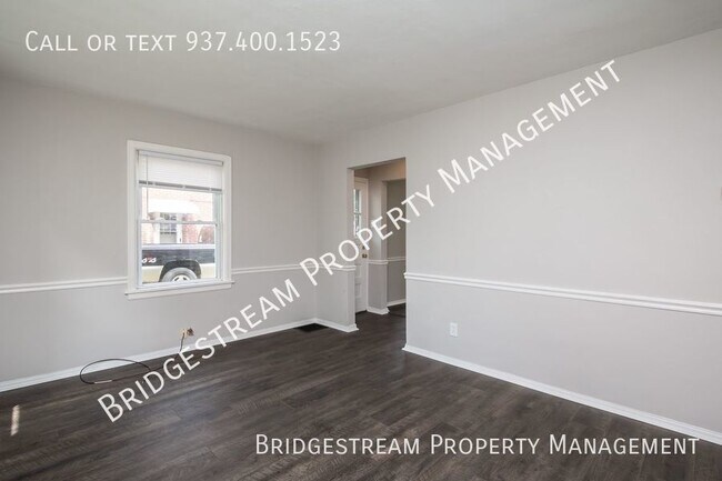 Foto del edificio - Updated 3 bedroom, 1 bath duplex in Fairborn