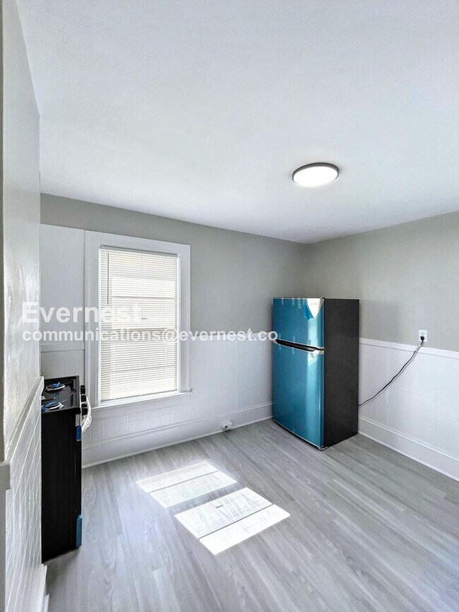 Foto del edificio - 1334 W 89th St