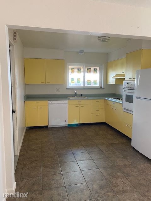 Building Photo - 3 br, 2 bath House - 2210 Mangrum Avenue