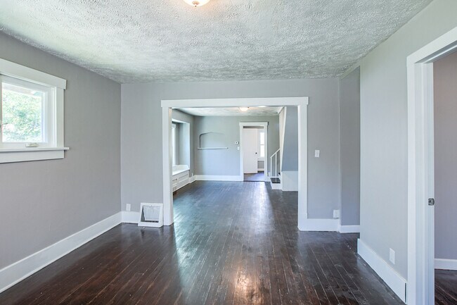 Foto del edificio - 6902 S 28th St