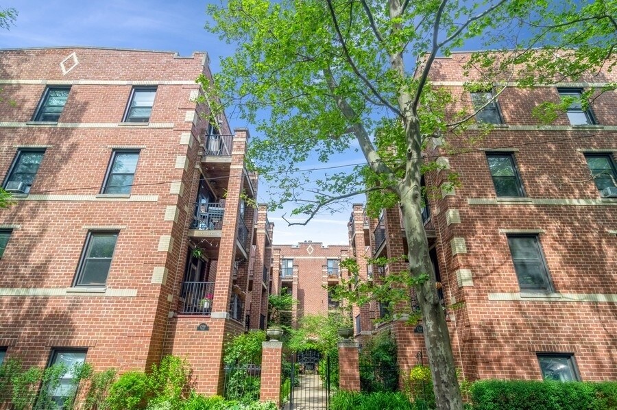 Primary Photo - 2112 N Seminary Ave