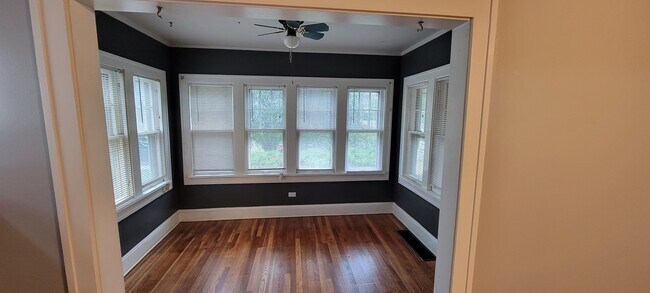 Building Photo - 2185 Glenbury Ave