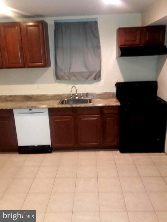 18303 Bubbling Spring Terrace Unit BASEMENT, Boyds, MD 20841 Room for