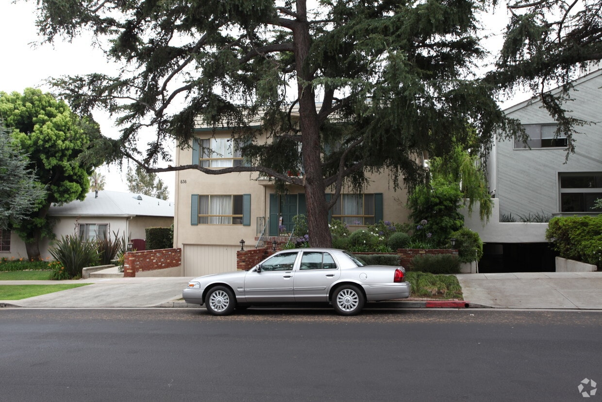 Primary Photo - 938 15th St