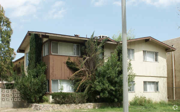 Primary Photo - 1315-1321 W Avenue J2