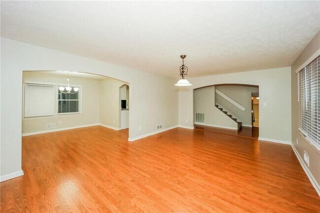 Foto del edificio - 6712 Collier Way