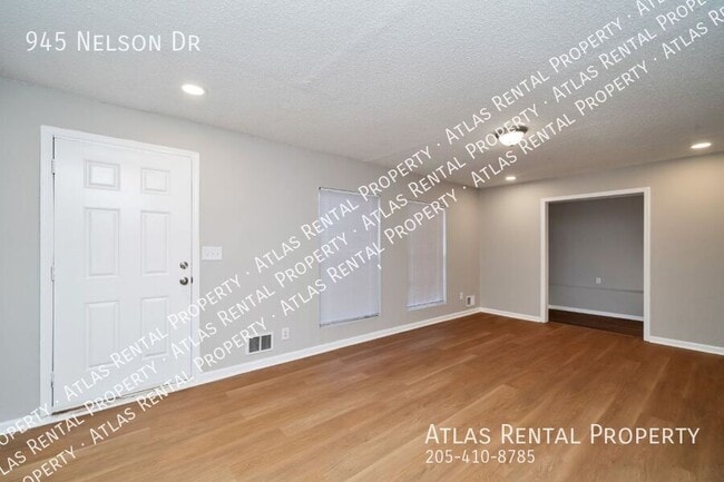 Building Photo - 945 Nelson Dr