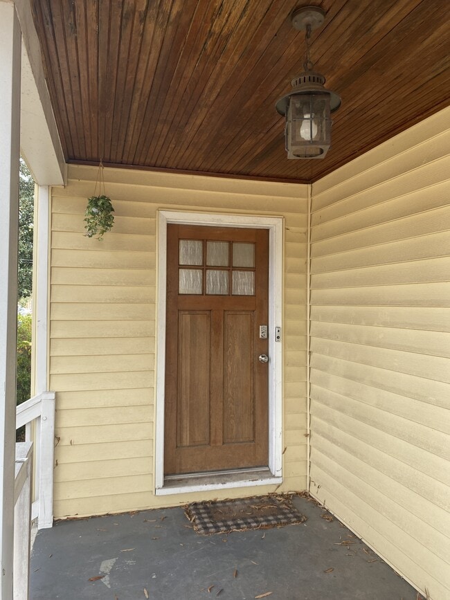 Photo - 1216 Hawthorne Dr House