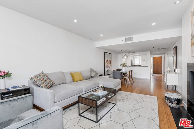 Building Photo - 2960 Neilson Wy