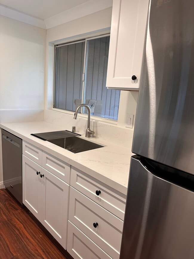 New Kitchen Sink and Dishwasher - 961 La Bonita Dr