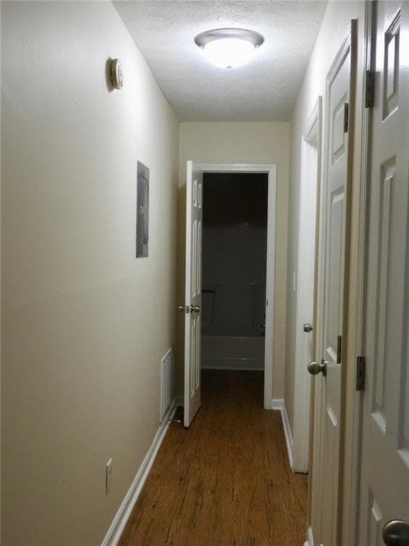 Foto del edificio - 5272 Ridge Forest Dr