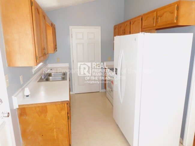 Foto del edificio - 2104 Joseph McNeil Ave