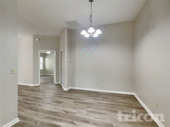 Building Photo - 8158 Pilgrims Trace Dr