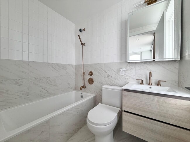 Building Photo - 485 Tompkins Ave