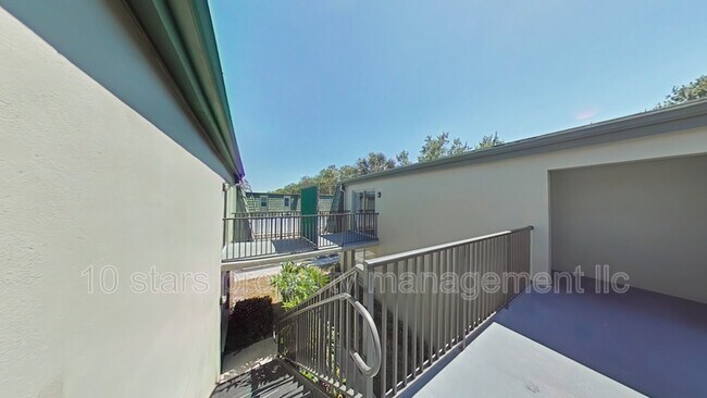 Foto del edificio - 1799 N Highland Ave
