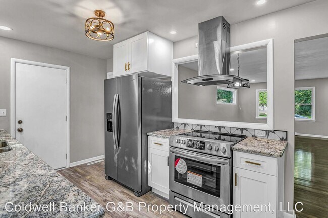 Building Photo - 4 br, 2 bath House - 2225 SW Jewell Ave