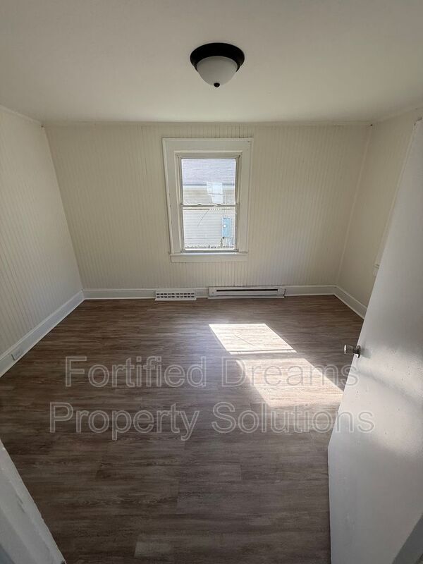 Foto del edificio - 636 McCreary St