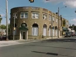 Foto del edificio - 4200 Woodland Ave