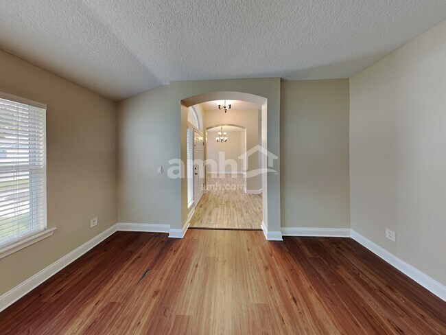 Foto del edificio - 86339 Sand Hickory Trail