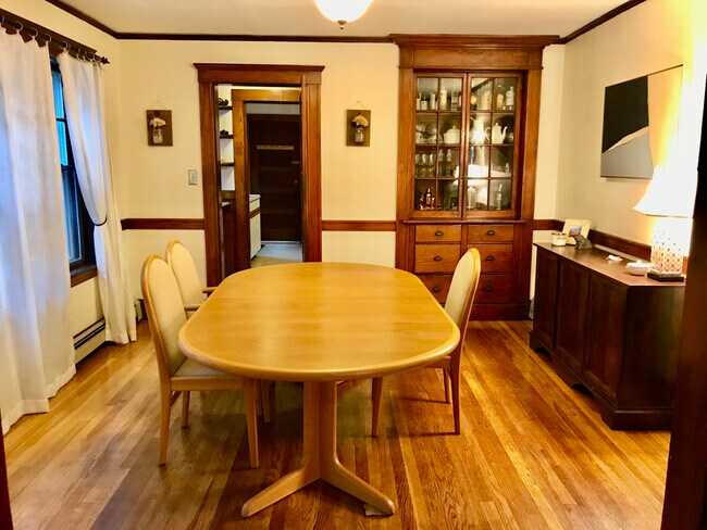 Comedor - 37 Gorham Ave