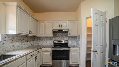 Building Photo - 6107 Bridgewood Dr