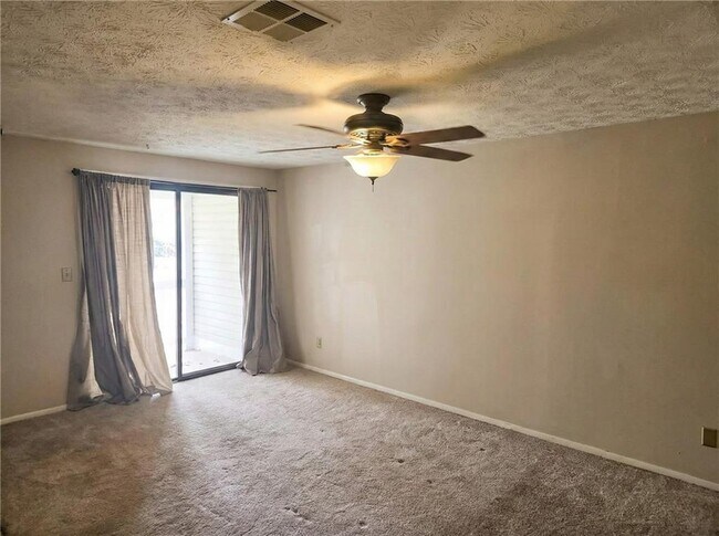 Foto del edificio - 1244 Keys Lake Dr NE