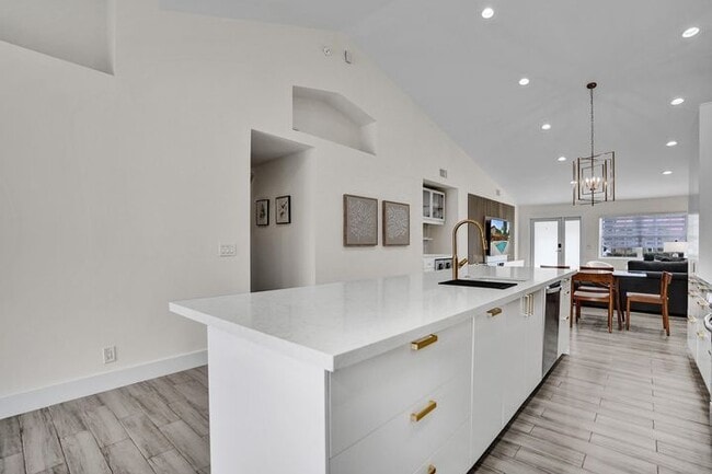 Foto del edificio - 11175 Jasmine Hill Cir