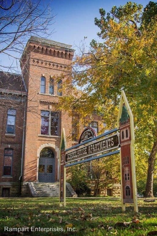 Primary Photo - 600 N 6th St