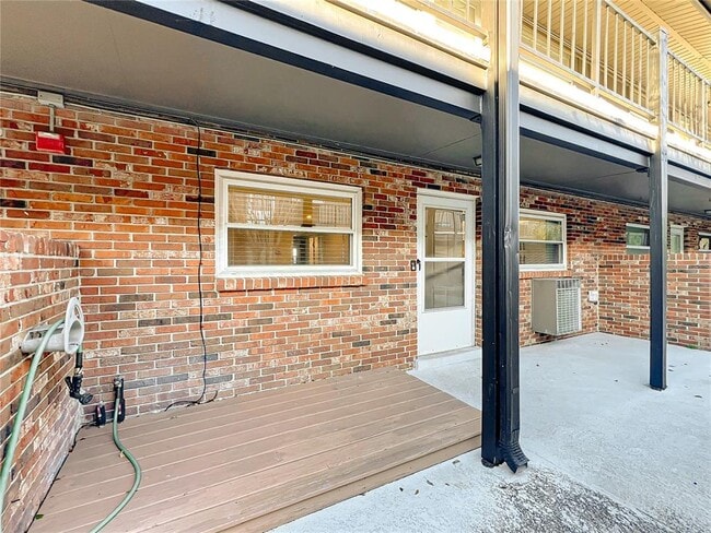 Building Photo - 851 Miles Ave