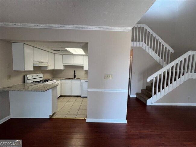 Foto del edificio - 1700 Cotton Patch Ln