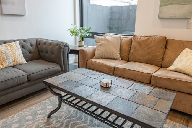 Foto del edificio - 2597 S 700 E