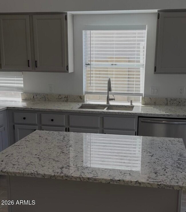 Foto del edificio - 16228 S 32nd Pl