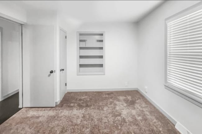 Foto del edificio - 613 N Logan St