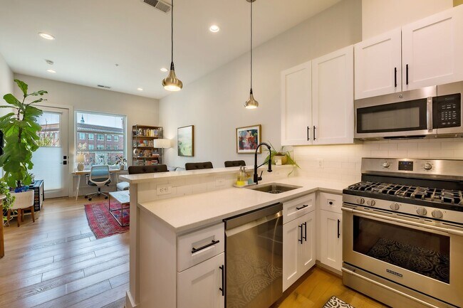 Building Photo - Contemporary 1BR 1BA Petworth Condo is a F...