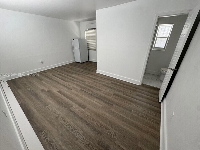 Foto del edificio - 6301 NW 2nd Pl