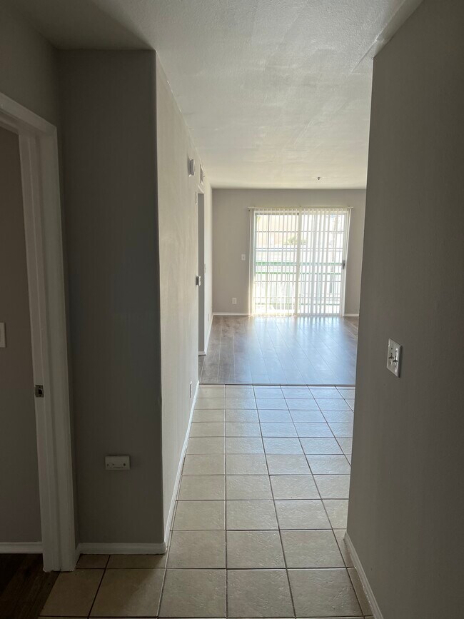 Foto del edificio - 3861 Vinton Ave