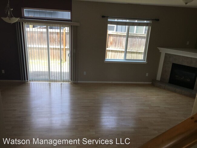 Foto del edificio - 4 br, 2.5 bath House - 736 Cameron St. NE