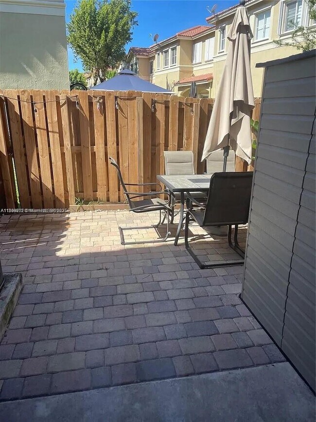Building Photo - 8362 NW 107 Ct