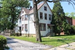Primary Photo - 98 W Main St