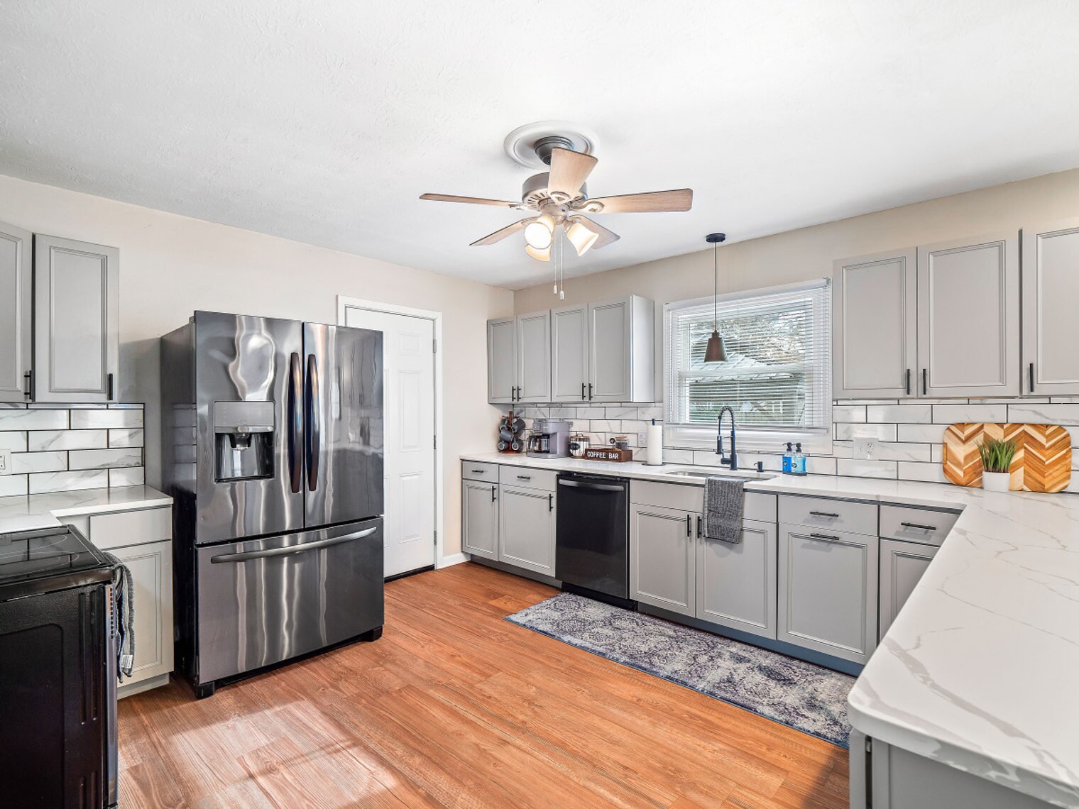 4861 Pineview Dr Vermilion, OH 44089 – photo 2
