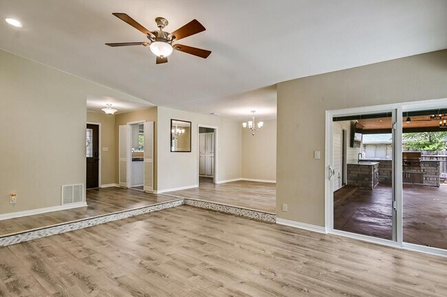 Foto del edificio - 11711 Three Oaks Trail