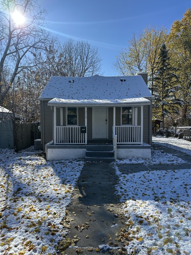 Photo - 215 Dunlap St (Lansing, MI)