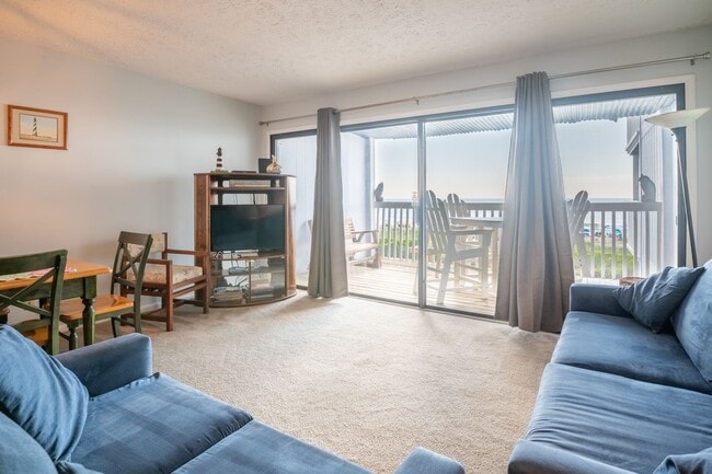 Photo - COZY AND QUAINT FURNISHED OFF-SEASON WINTER GETAWAY Apartment