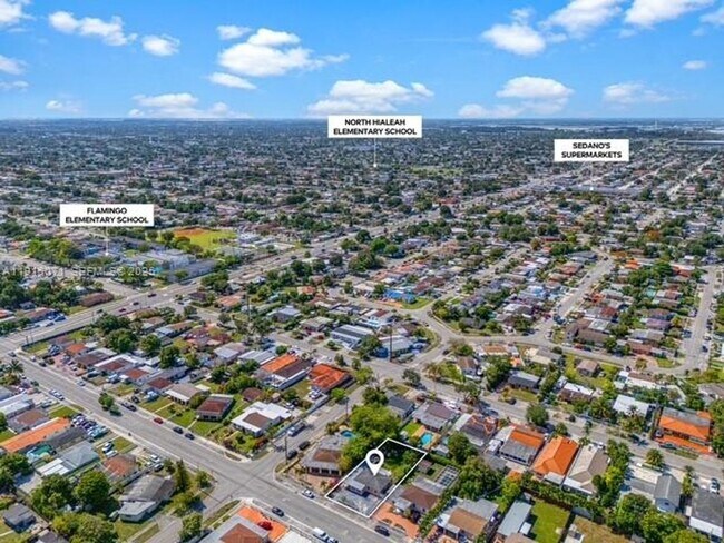 Foto del edificio - 911 E 32nd St