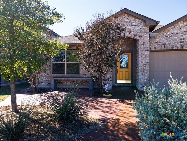 Foto del edificio - 1502 Shim's Blvd