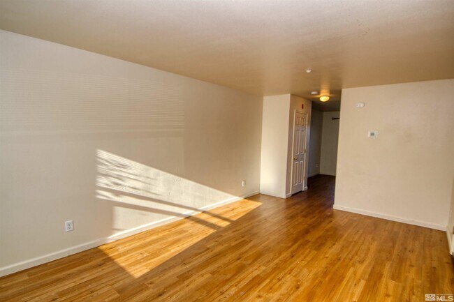Foto del edificio - 780 Sunny Ln