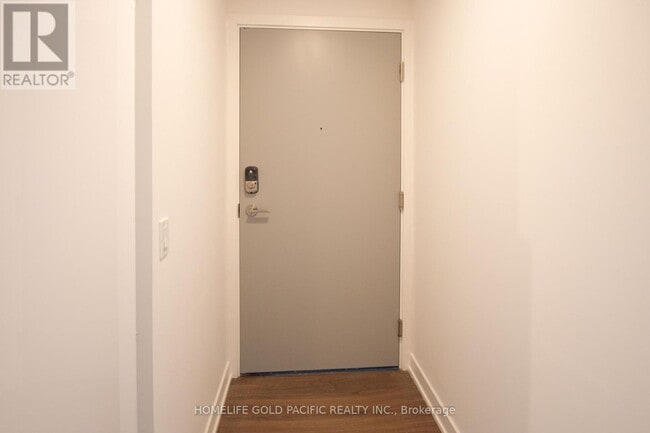 Building Photo - 30 Upper Mall Wy