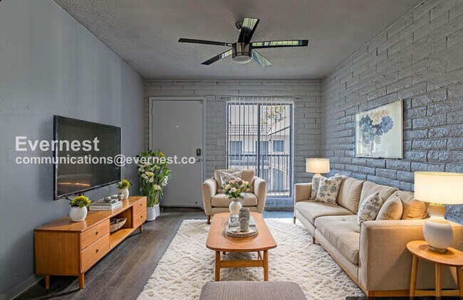 Foto del edificio - 1014 S Farmer Ave