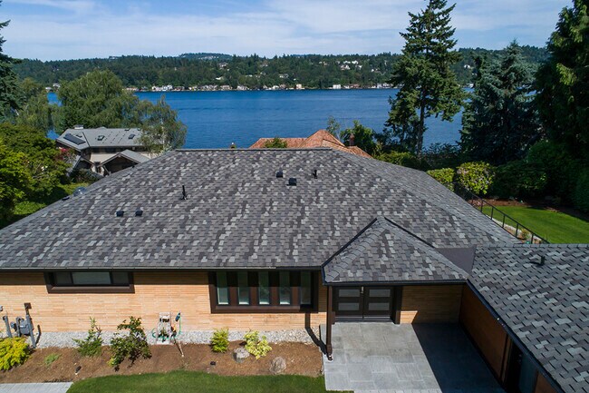 Foto del edificio - 6240 E Mercer Way