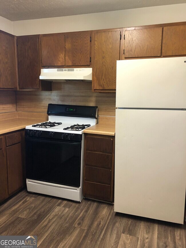Foto del edificio - 5556 Windwood Rd